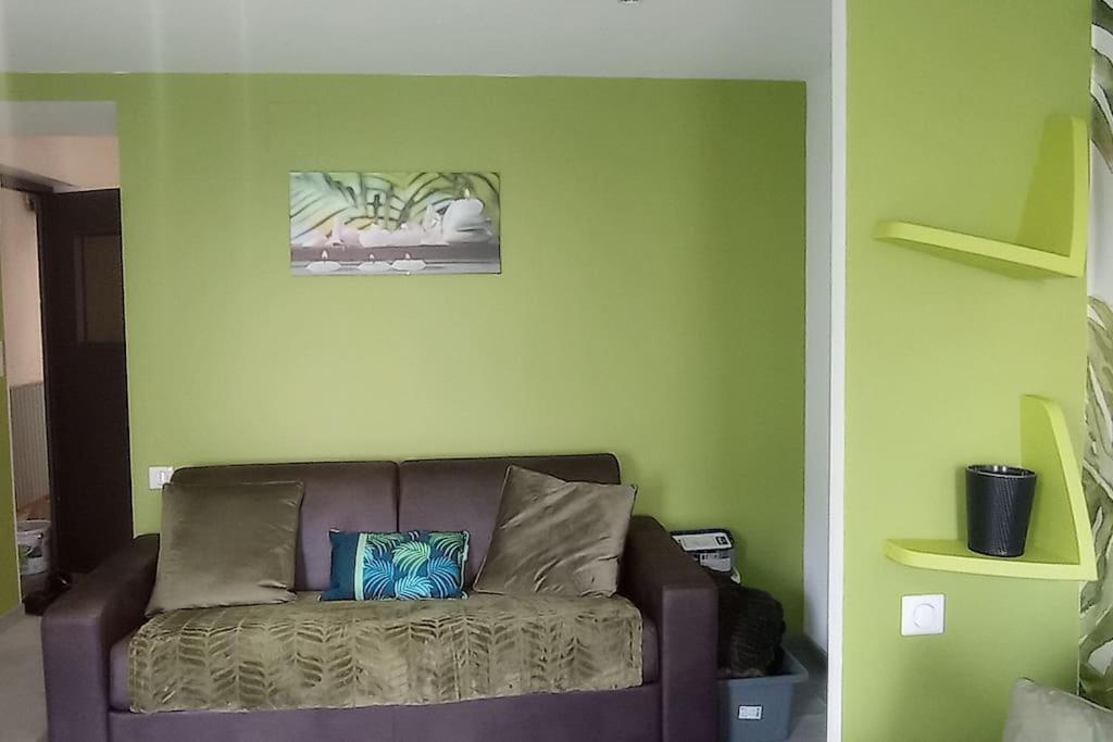 Azalee Apartment *